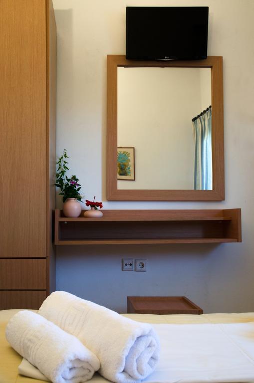 Yialos Studios-Apartments Макригиалос Экстерьер фото